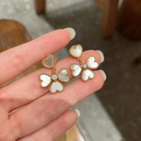 e65d67a60fe10191b805247e8c363e0d-1